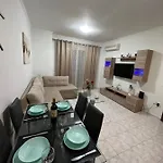 Harry's Apartmet Apartman *